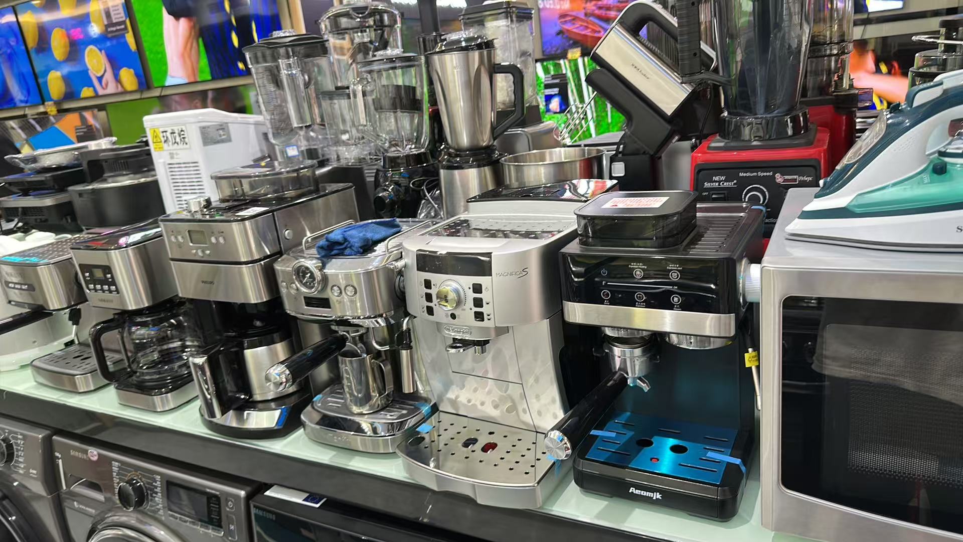 Blender,microwave,sqeezers etc